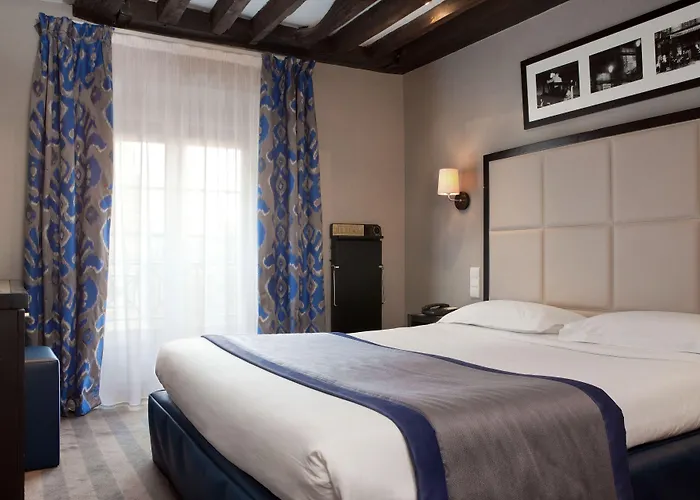 Отель Bastille Speria 3*